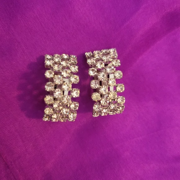 Western Germany Rhinestone Clip On Vintage Earrings ~ Costume Jewelry ~ Sparkle! - Picture 10 of 16